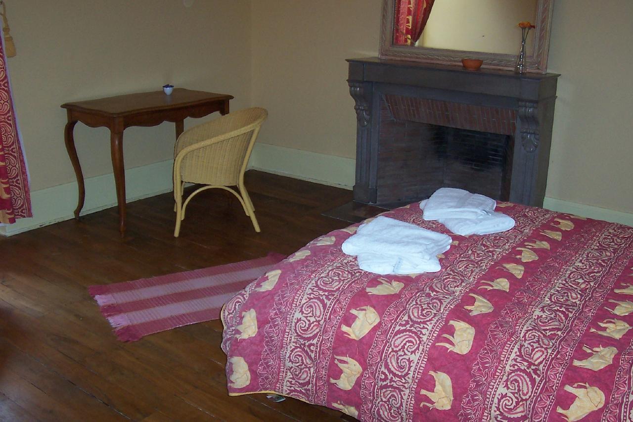 Chateau Champigny Bed and Breakfast Maillet  Rum bild