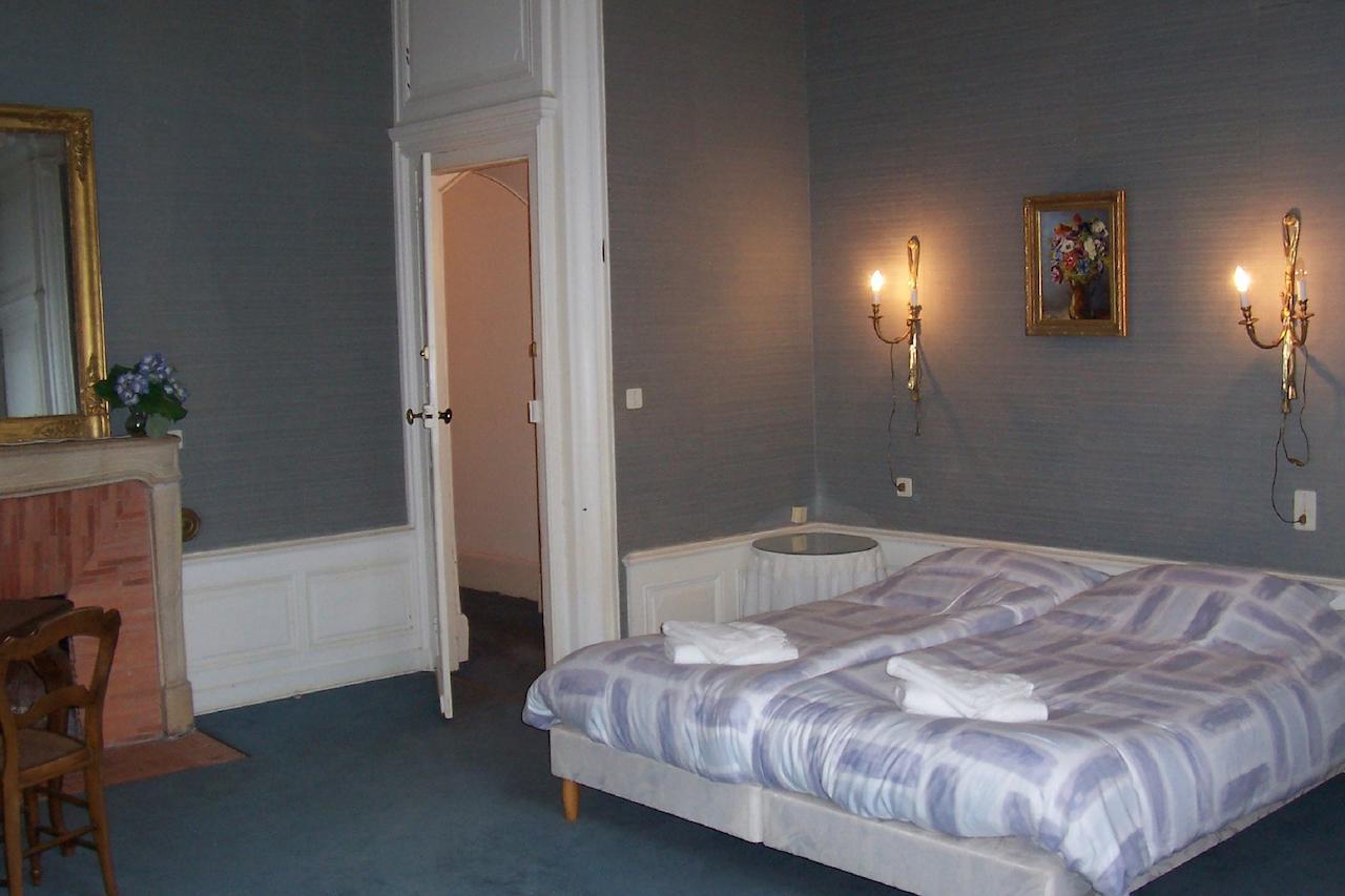 Chateau Champigny Bed and Breakfast Maillet  Rum bild
