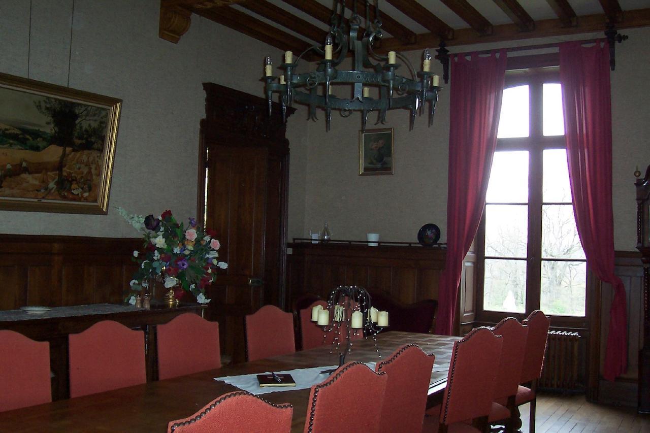Chateau Champigny Bed and Breakfast Maillet  Exteriör bild