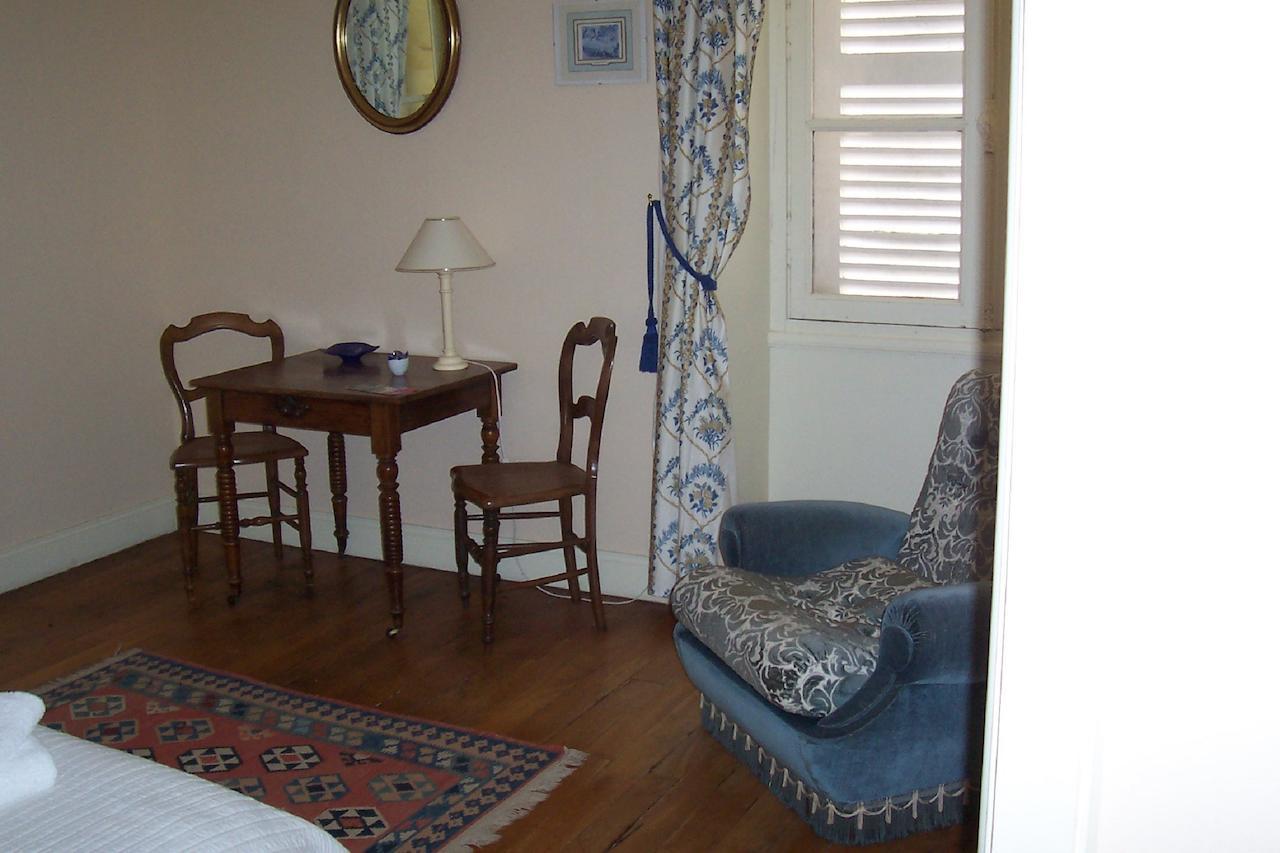 Chateau Champigny Bed and Breakfast Maillet  Rum bild
