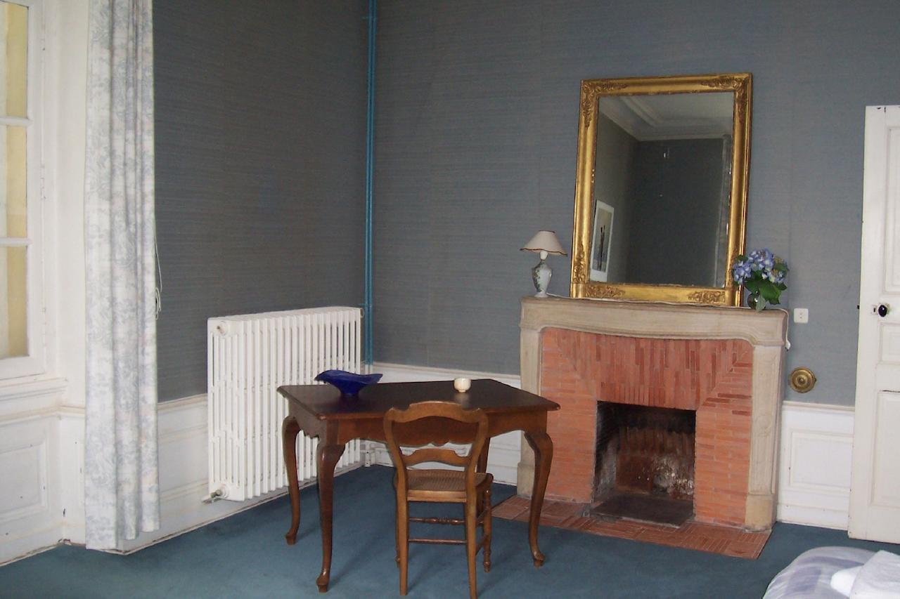 Chateau Champigny Bed and Breakfast Maillet  Rum bild