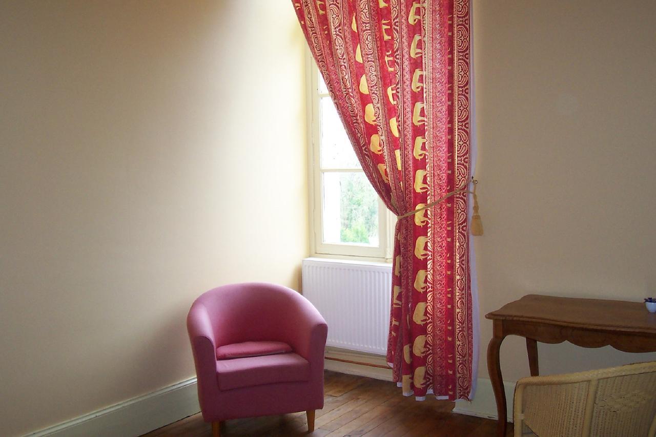 Chateau Champigny Bed and Breakfast Maillet  Rum bild
